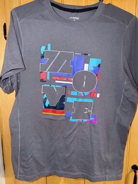 Brooks Men's Gray Graphic Short-Sleeve Shirt- Size Small